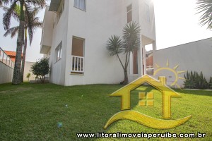 Casa - Sobrado com 3 dormitórios (sendo 3 suite(s)) a 30,00 metros praia.