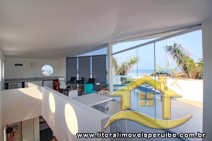 Casa - Sobrado com 3 dormitórios (sendo 3 suite(s)) a 30,00 metros praia.