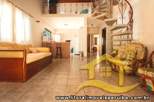 Casa - Térrea com 3 dormitórios (sendo 1 suite(s)) a 300,00 metros praia.