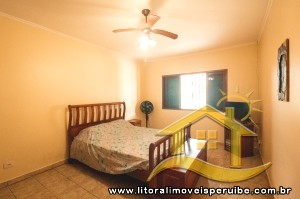 Casa - Térrea com 3 dormitórios (sendo 1 suite(s)) a 300,00 metros praia.