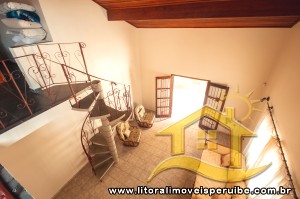Casa - Térrea com 3 dormitórios (sendo 1 suite(s)) a 300,00 metros praia.