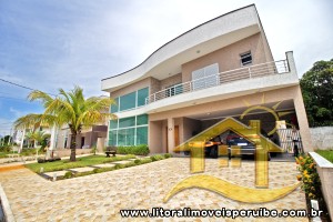 Casa para venda no bairro 50, em Peruíbe / SP.