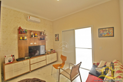 Casa para venda no bairro 50, em Peruíbe / SP.