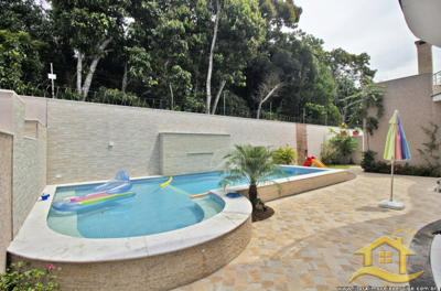 Casa para venda no bairro 50, em Peruíbe / SP.