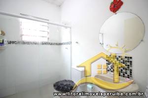 Casa - Térrea com 2 quartos (sendo 1 suite(s)) a 700,00 metros praia.