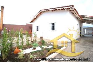 Casa - Térrea com 2 quartos (sendo 1 suite(s)) a 700,00 metros praia.