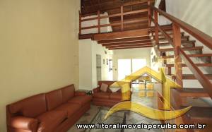Casa - Térrea com piscina com 5 dormitórios (sendo 3 suite(s)) a 300,00 metros praia.