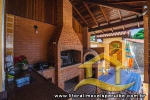 Casa - Sobrado com 4 dormitórios (sendo 2 suite(s)) a 250,00 metros praia.