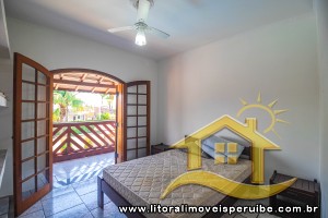 Casa - Sobrado com 4 dormitórios (sendo 2 suite(s)) a 250,00 metros praia.