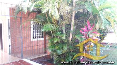 Casa - Térrea com 2 quartos (sendo 1 suite(s)) a 600,00 metros praia.
