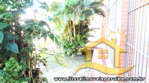 Casa - Térrea com 2 quartos (sendo 1 suite(s)) a 600,00 metros praia.