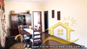 Casa - Térrea com 2 quartos (sendo 1 suite(s)) a 600,00 metros praia.