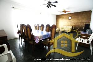 Casa - Sobrado com 4 quartos (sendo 1 suite(s)) a 0,00 metros praia.