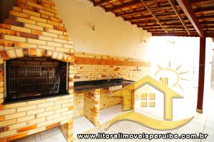 Casa - Sobrado com 4 quartos (sendo 1 suite(s)) a 0,00 metros praia.