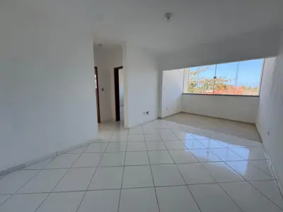 Apartamento - Sobreloja com 2 quartos (sendo 1 suite(s)) a 200,00 metros praia.