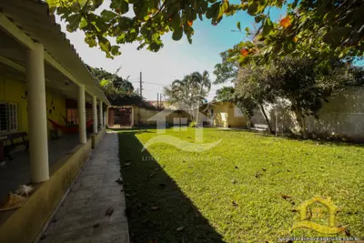 Casa para venda no bairro 142, em Peruíbe / SP.