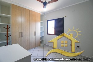 Casa - Sobrado com 4 quartos (sendo 1 suite(s)) a 1700,00 metros praia.