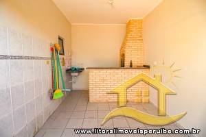Casa - Sobrado com 4 quartos (sendo 1 suite(s)) a 1700,00 metros praia.