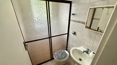 Casa - Sobrado com 3 quartos (sendo 1 suite(s)) a 0,00 metros praia.