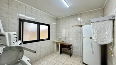 Casa - Sobrado com 3 quartos (sendo 1 suite(s)) a 0,00 metros praia.