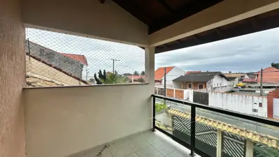 Casa - Sobrado com 3 quartos (sendo 1 suite(s)) a 0,00 metros praia.