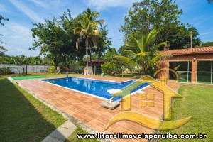 Chácara - Rural com 8 dormitórios (sendo 6 suite(s)) a 0,00 metros praia.