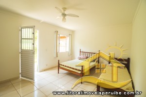 Chácara - Rural com 8 dormitórios (sendo 6 suite(s)) a 0,00 metros praia.