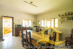 Chácara - Rural com 8 dormitórios (sendo 6 suite(s)) a 0,00 metros praia.