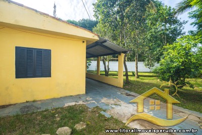 Casa para venda no bairro 64, em Peruíbe / SP.