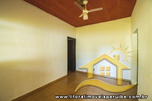 Casa para venda no bairro 64, em Peruíbe / SP.