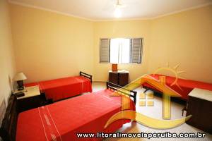 Casa - Térrea com 2 dormitórios (sendo 0 suite(s)) a 160,00 metros praia.