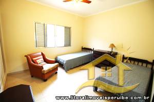 Casa - Térrea com 2 dormitórios (sendo 0 suite(s)) a 160,00 metros praia.