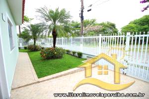 Casa - Térrea com 2 dormitórios (sendo 0 suite(s)) a 160,00 metros praia.