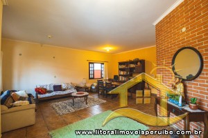 Casa - Assobradada com 4 dormitórios (sendo 4 suite(s)) a 200,00 metros praia.