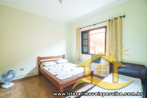 Casa - Assobradada com 4 dormitórios (sendo 4 suite(s)) a 200,00 metros praia.