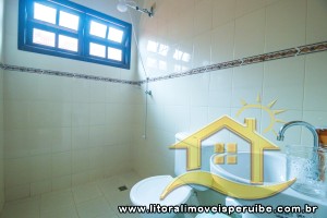 Casa - Assobradada com 4 dormitórios (sendo 4 suite(s)) a 200,00 metros praia.