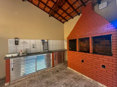 Apartamento - Alto com 3 quartos (sendo 1 suite(s)) a 500,00 metros praia.