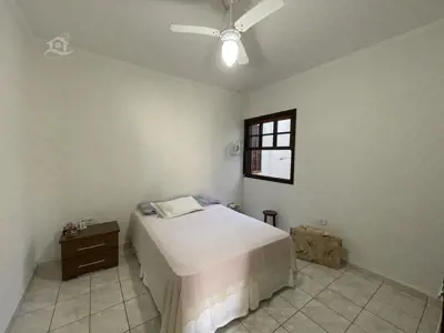 Casa - Mezanino com 3 dormitórios (sendo 1 suite(s)) a 600,00 metros praia.