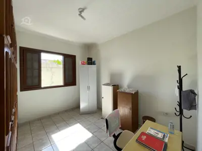 Casa - Mezanino com 3 dormitórios (sendo 1 suite(s)) a 600,00 metros praia.