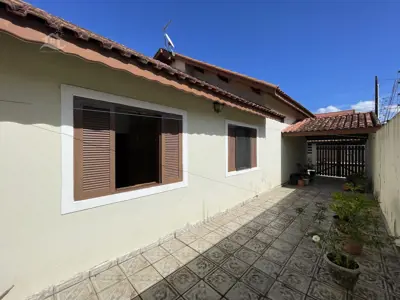 Casa - Mezanino com 3 dormitórios (sendo 1 suite(s)) a 600,00 metros praia.