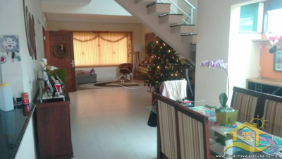 Casa - Sobrado com 3 dormitórios (sendo 1 suite(s)) a 0,00 metros praia.