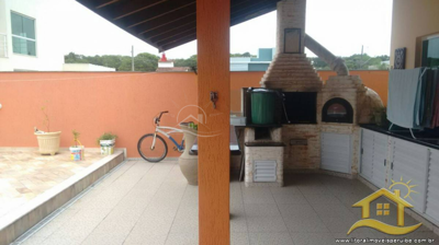 Casa - Sobrado com 3 dormitórios (sendo 1 suite(s)) a 0,00 metros praia.