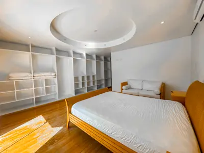 Casa - Sobrado com 4 quartos (sendo 4 suite(s)) a 0,00 metros praia.