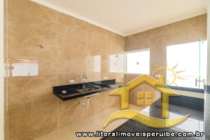 Casa - Térrea com 4 dormitórios (sendo 2 suite(s)) a 100,00 metros praia.