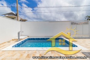 Casa - Térrea com 4 dormitórios (sendo 2 suite(s)) a 100,00 metros praia.