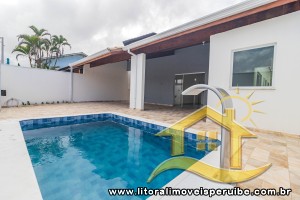 Casa - Térrea com 4 dormitórios (sendo 2 suite(s)) a 100,00 metros praia.