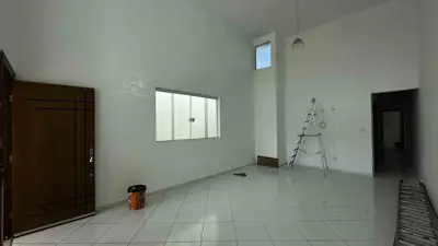 Casa - Térrea com 3 quartos (sendo 1 suite(s)) a 950,00 metros praia.