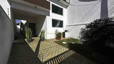 Casa - Térrea com 3 quartos (sendo 1 suite(s)) a 950,00 metros praia.
