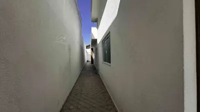 Casa - Térrea com 3 quartos (sendo 1 suite(s)) a 950,00 metros praia.