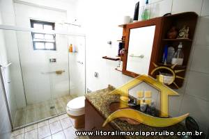 Casa - Sobrado com 5 quartos (sendo 2 suite(s)) a 0,00 metros praia.